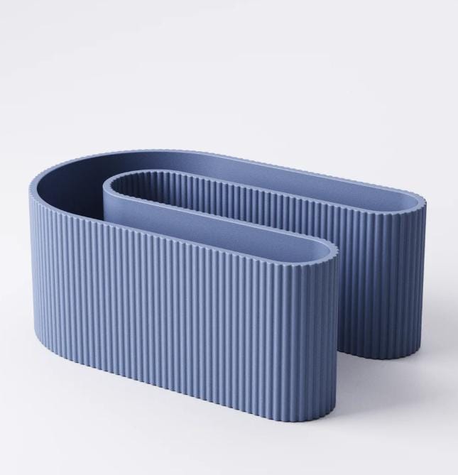 3D Printed S-Shaped Desk Organizer: Ribbed Pen & Notebook Holder