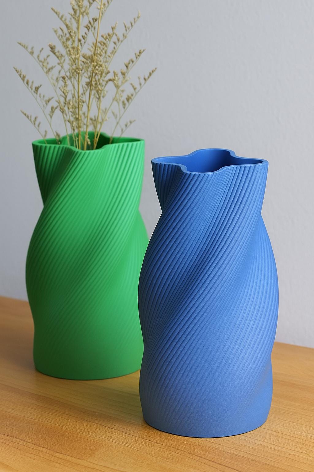 3D Printed Ribbed Vase: Modern Minimalist Home Decor