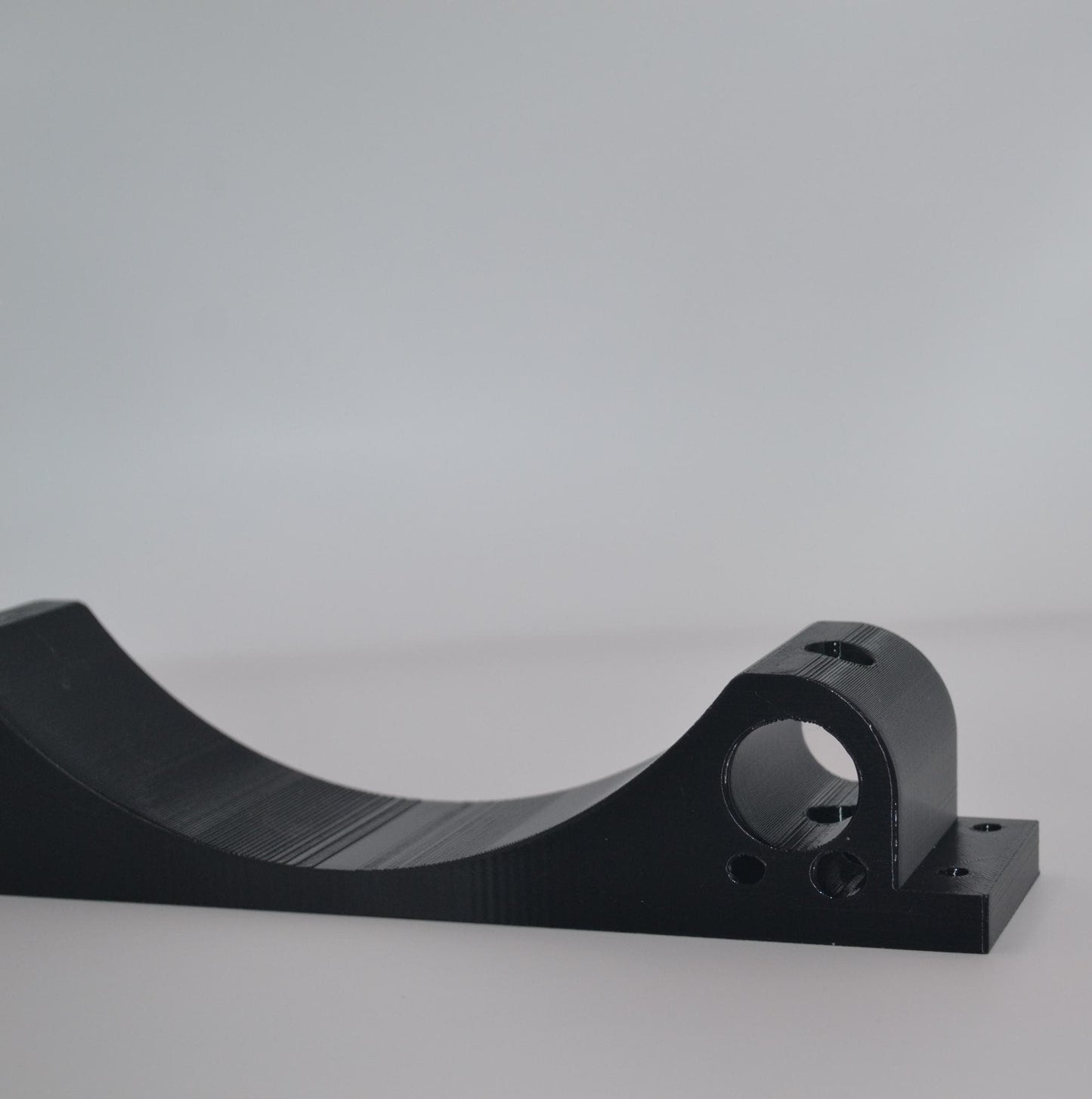 Scuba Cylinder Roll Control Bracket: Modular Tank Cradle for Transit