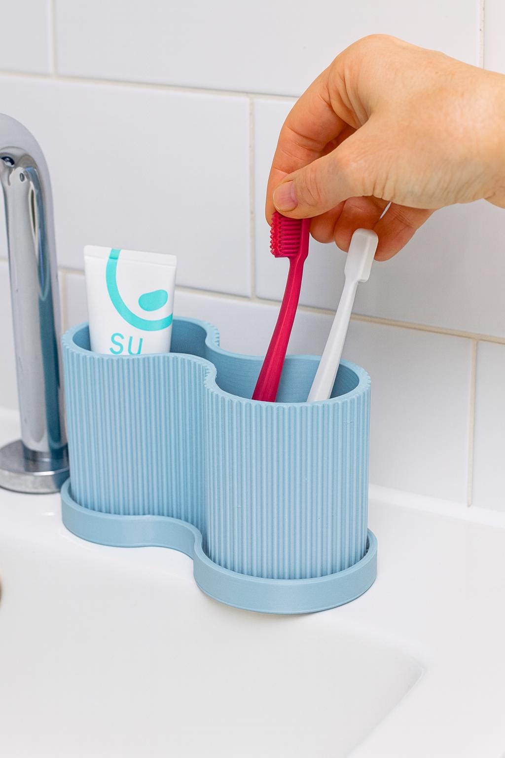Modern Bathroom Organizer | Ribbed Toothbrush Toothpaste Holder | Desk & Makeup Storage | 3D Printed Minimalist Organizer