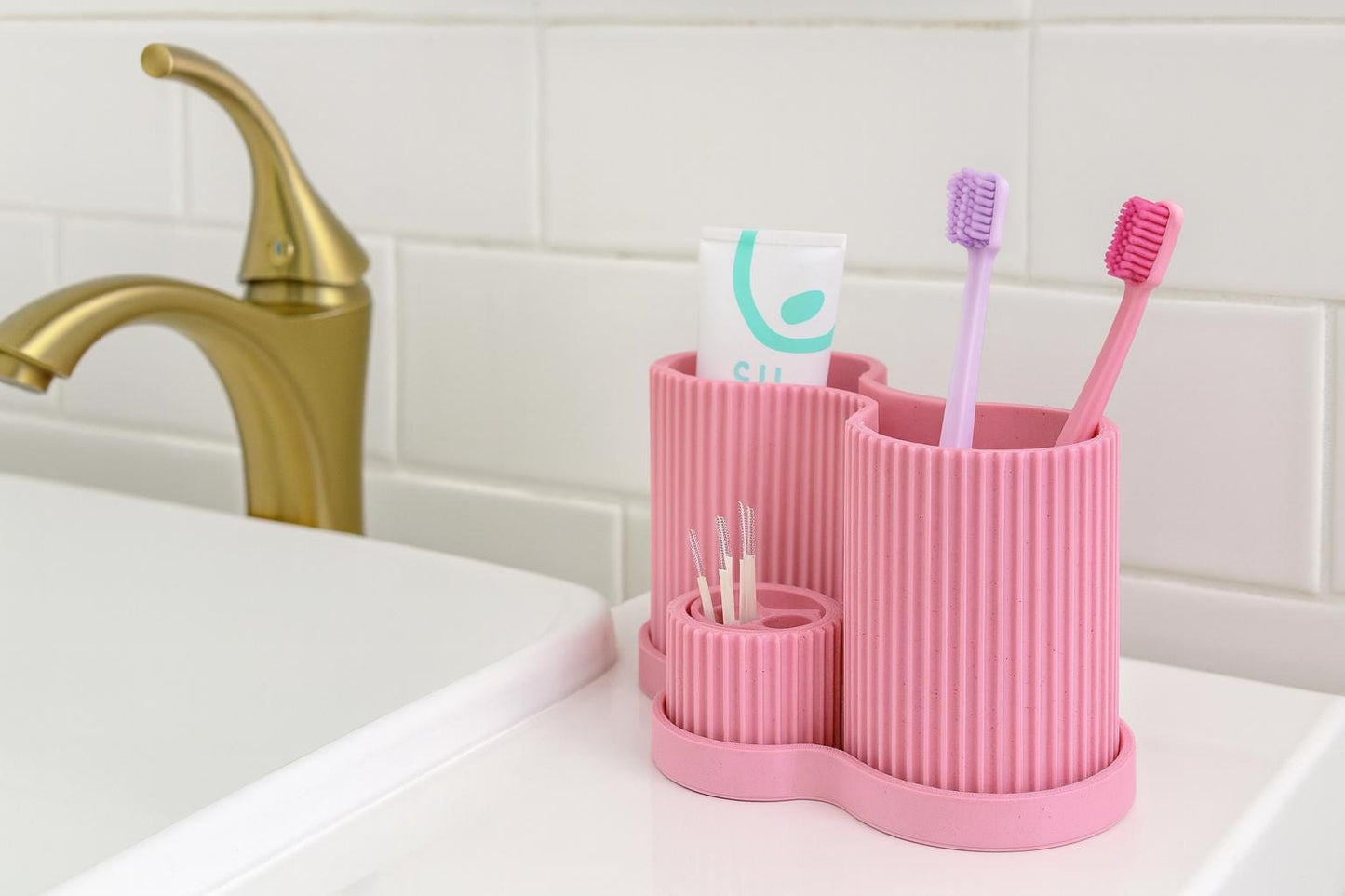 Modern Bathroom Organizer | Ribbed Toothbrush Toothpaste Holder | Desk & Makeup Storage | 3D Printed Minimalist Organizer